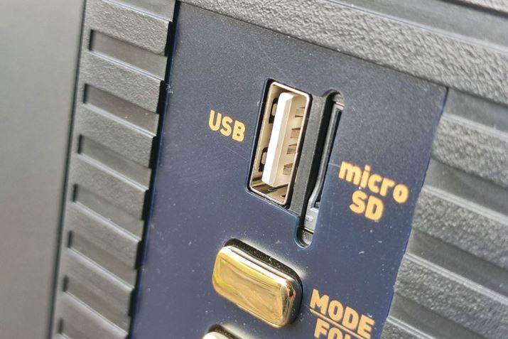 {̉EʂUSB[qiType-AjmicroSD[J[hXbgpӁBefBAɕۑĂ鉹yɍĐł