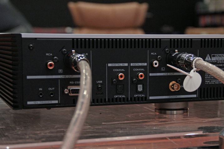 fW^͂ƂāAÂقAUSB Type-C[qB܂A10MHz̃NbN͂g΁AONbNŋ@퓯m̓}