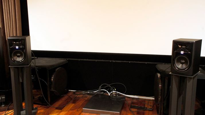 Xs[J[2mقǂ̊ԊuŐݒuB̂炢̔zułẢȂ悤ȂƂȂAGlM[Ղ̉𖡂킦 