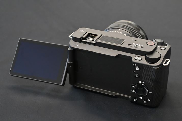 dqr[t@C_[𓋍ڂȂƂă{fB͂ȂRpNgBTCY121.0ij×71.9ij×54.3isjmmŁAdʂ́AtTCY~[X̉ʃfu7Cvi509gjy483 giobe[ƃ[J[h܂ށjBtj^[3.0^̃oAO^Cvi103hbgA^b`plΉj