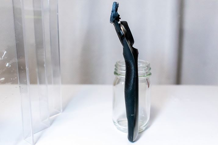 wbh𔧂ɑ΂ĕsɋ߂pxŕۂ₷AWbgȂł͂̃XX^C̗pBS144mmilj