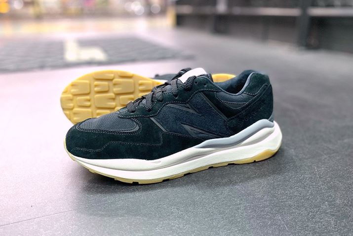 j[oXuM5740 GXBviiԁFM5740GXBjBu~^Xj[J[Yvł̔̔íA24,200~iōj