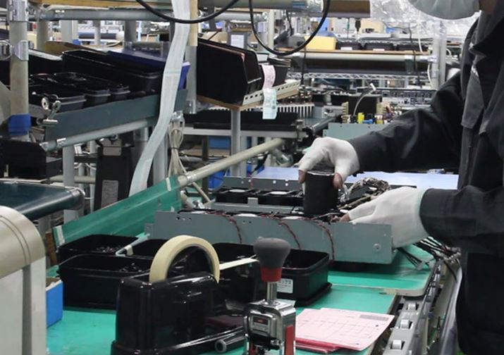 {gV[Vɑ΂āA6̃t@^̃JX^ubNRfT[̍ڂƂŎtĂBƂŎghCo[dŁARɃgNilW̒ߕt̋jǗĂ