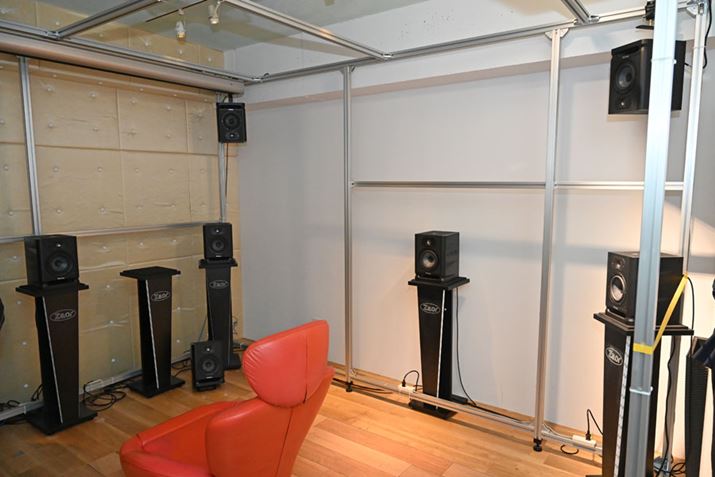 360 Reality AudiõXs[J[t@XVXeł́Av13Xs[J[Kv