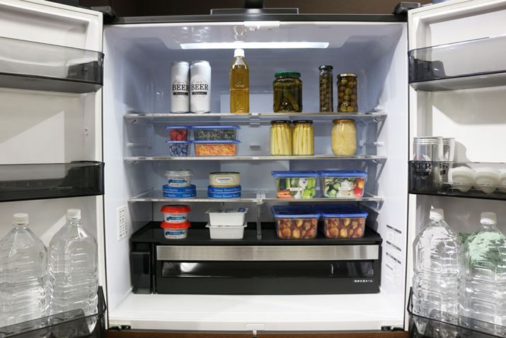 ①ŏi̒ÍA500mlybg{g𗧂Ă܂܎[łقǍ܂Bŏi̒I̍͏ʂ157cmBg159cm̐lɎĂƂAwLт΍ŏỉ܂Ŏ肪͂܂