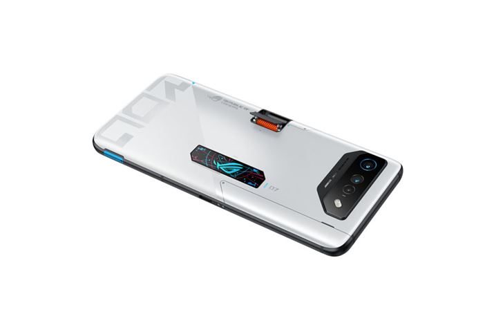 ̒[㕔ɐݒuꂽuAeroActive PortalvɂAp\͕WfuROG Phone 7v荂ȂĂ