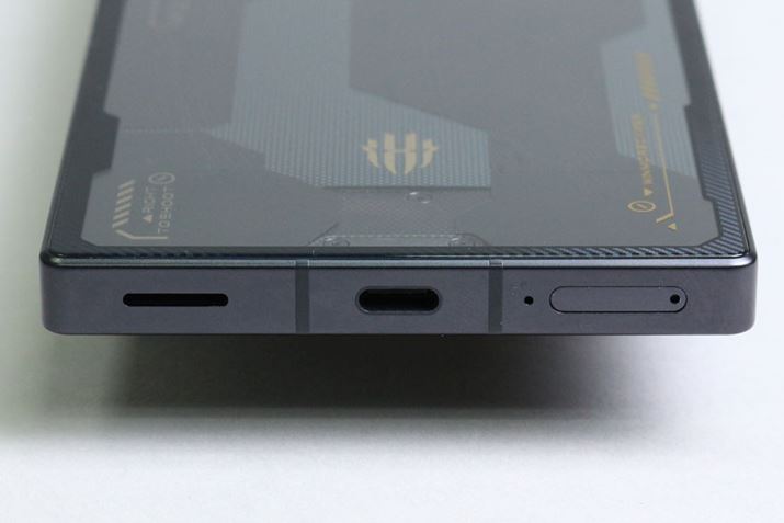 ʂɂ́AXs[J[z[AUSB Type-C|[gASIMg[zu