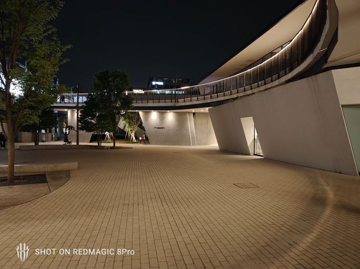 ߂̖iBeBL̎肷Hʂ̃ubN̉𑜊\ȂBzCgoXAo[ɊĂBeʐ^i4080×3060A4.08MBj