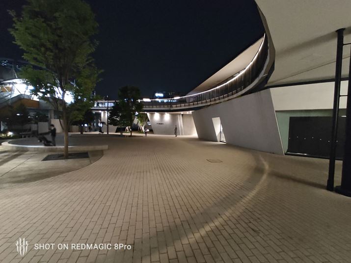 Ɠ\}𒴍LpJɐ؂ւĎBeBςƌčLpJƃzCgoXɃY邱Ƃ킩BLpJ̓VAŁASʂɔۂdオɂȂ