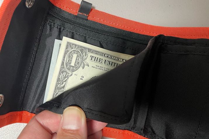 J[hz_[̃Xy[XA{~ăhȂǂ̎TCYɑΉ