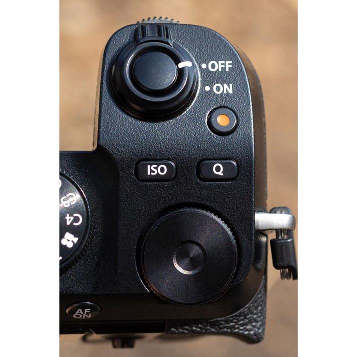 v@\ꗗ\ă_CNgɐݒύXłNCbNj[́AQ{^Ăяo܂B̃{^Vb^[{^߂̑삵₷ʒuɂ܂