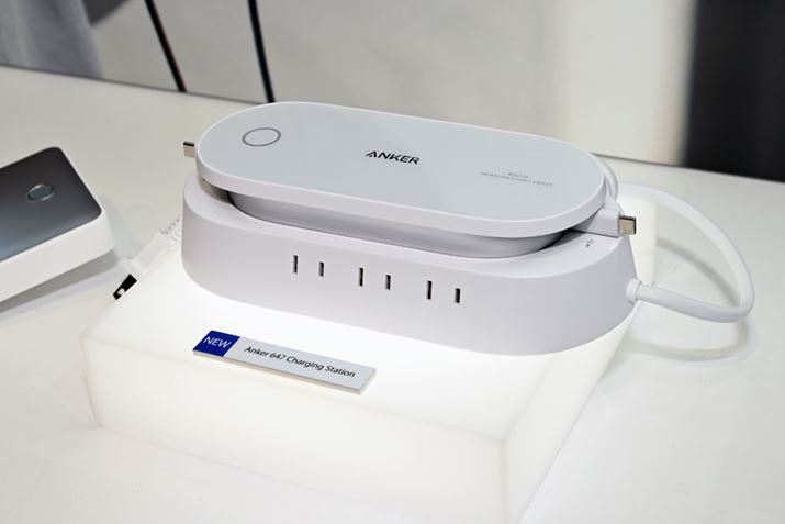 AC×6AUSB Type-A×1AUSB Type-C×1A莮USB Type-CP[ui1m×2jA1ōő10̋@𓯎ɏ[dłu647 Charging Stationvi427Ai8,990~jB莮USB Type-CP[u͍ő60Wo͂ɑΉA[d͍vő100W܂ŏo͉\