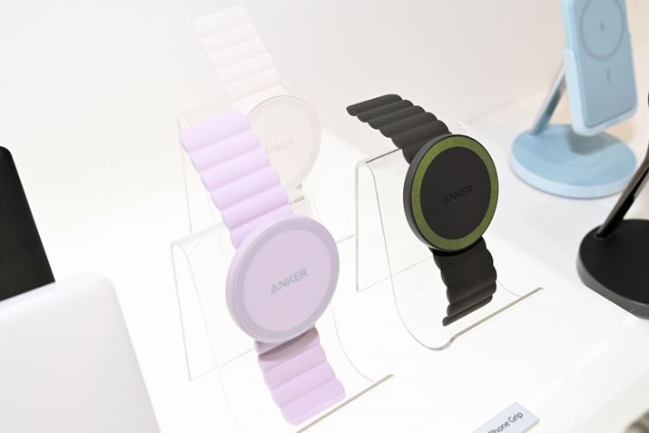 MagSafeiPhoneɃ}OlbgŊȒPɎtVR̃X}[gtHOu620 MagGo Phone Gripvi6{Ai2,990~jBxg}OlbgVRɂȂĂAxgLԂł܂܂ȏꏊɐڒł̂|CgBJ[oG[V͑S3F