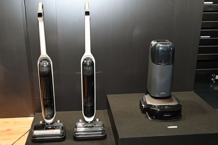 MACHuh̃R[hX|@uV1vuV1 Ultraviʐ^jƁAuh̃{bg|@uR1 Ultraviʐ^EjBuV1vuV1 UltravɂẮA7{ʔ̔Jn