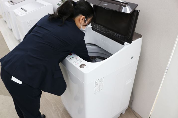 155cm̏ɎĂƂAȂ󑅂̒܂Ŏ肪͂܂