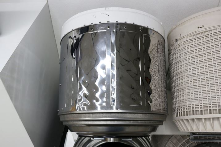 Ȃ݂ɁAŏЉʐ^́uȂv͏]fɓڂĂB1993NɃXeX́uȂvoꂵA݂͑SfɁu_CJbgȂviʐ^̂́j̗pĂ܂