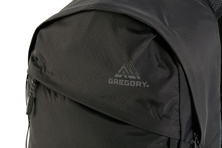 tg㕔ɃvgꂽŚAԂ̎F߂郊tN^[dl