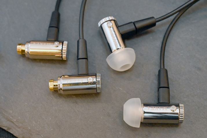 ݊J́uMAKE4v̉ǃJX^p[cB̒ZSCXCz̃C[s[X̑z肵̂A^イfނgp̂ȂǂĂ邻