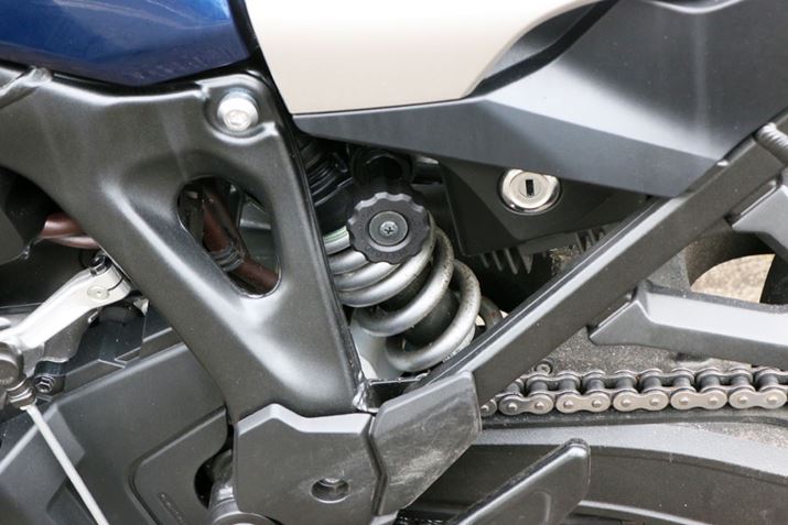 AVbN̓VO`[uB_CŌ͂𒲐ł