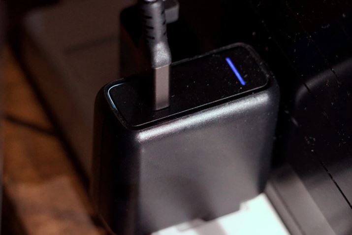 DC5Vdɂ͍ŋߎgĂȂAnkeruPowerPort Atom III 60WvgpBȂ݂ɐ̂iPadp10WA_v^[łȂ삵܂