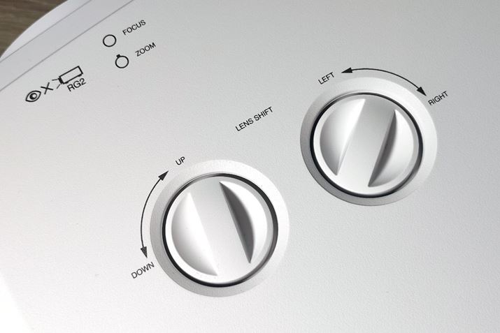 {̓Vʂɂ́A㉺AEꂼƗYVtgmupӂĂAׂȒ₷