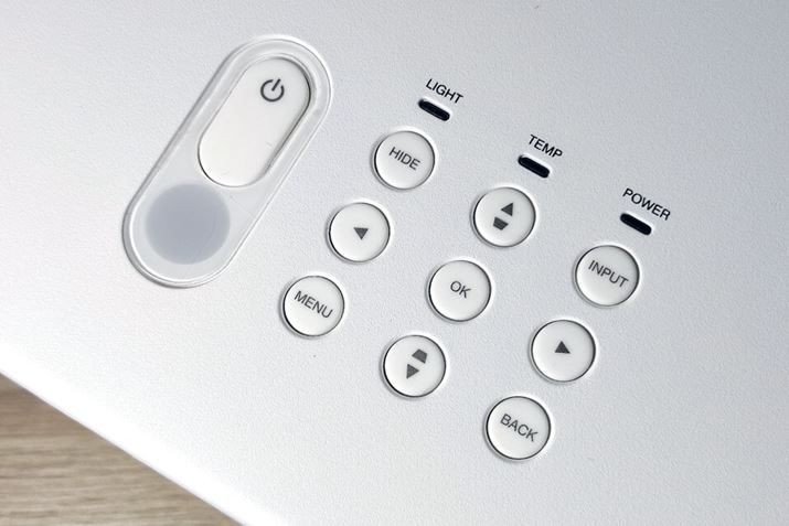 {̓VʂɗpӂĂ鑀plB`␳p̃{^pӂĂA{̂璼ڑ`␳sƂł