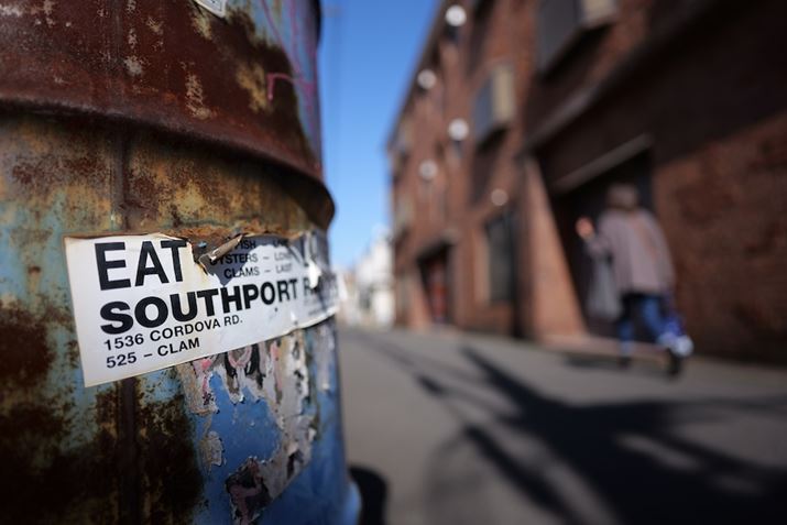 ̃ǨƁAɒuĂhʂoĂ̂ŎBeBlʂ肷uԂɃVb^[؂BW⒆]̒Pœ_YƔׂāA{PʂȂߔwi傫ڂƂĂ֊ŝ{PBɂāA傫{PȂwi͋̕C`₷ȂLUMIX S5IIA20mm F2 DG DNAF2A1/3200bAISO100AWBFI[giEH[jAtHgX^CFX^_[hBeʐ^i6000×4000A8.4MBj