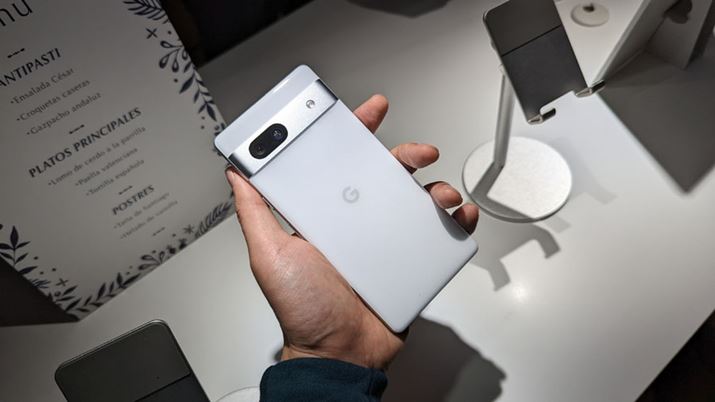 ʃfƓ̃XybNȂA{fB኱RpNgɁB^X}[gtHD͗v`FbNł