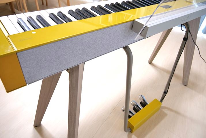 wʂɔzuꂽt@ubNfނ̃Xs[J[lbgA͋Co