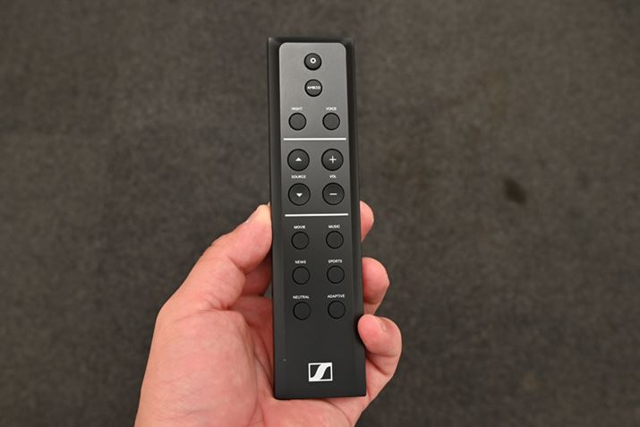 uAMBEO Soundbar Plusv̕tR