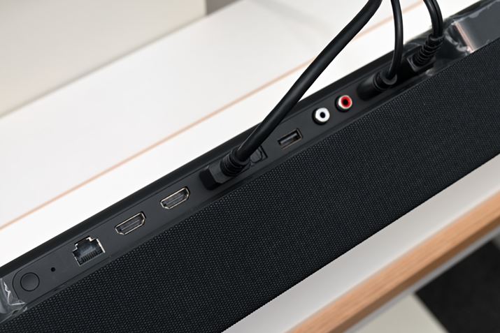 uAMBEO Soundbar Plusv̔wʃC^[tFCX