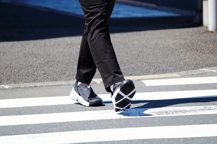 ĕĂ݂B\[኱̃bJ[\̗pĂ̂ŁȀdړŎRƑOɐi