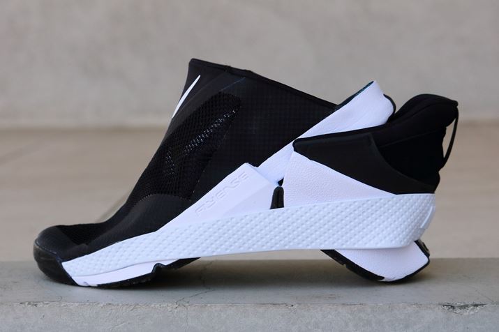 炪pȌԁBp͂̑傫JꂽJɑāAƂɑ̏d邾