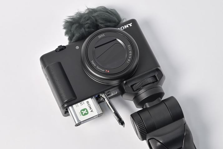 ׂ_ł́Aʂ̃fUCAuGP-VPT2BTv𑕒܂܃obe[SD[J[hł悤ɂȂ