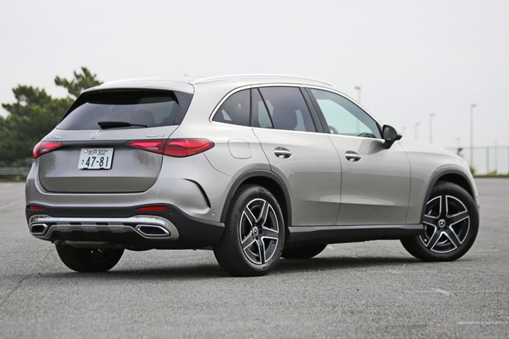 V^uGLCṽtgAGNXeABzC[x[X̉ȂǂɂāAɔׂĂLт₩ȃVGbgƂȂĂ