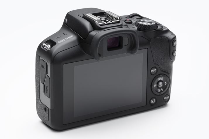 uEOS RV[Yv̂ق̃fƂ͈قȂŒ莮̉tj^[i3.0^A104hbgj̗pB^b`plɑΉĂȂ_ɂӂ