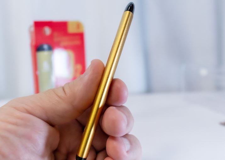 K̂悤Ȍ`Ō͖6mmBS104mmŕ18.5mmBdʂ͎lŖ15.1g