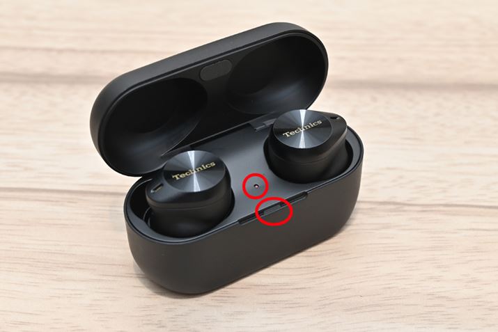 [dP[XɃCX[d@\ǉꂽقALED2ɑ݂ACz̏[d󋵂Ə[dP[X̃obe[cʂ̗𒼊IɊmFł悤ɂȂ