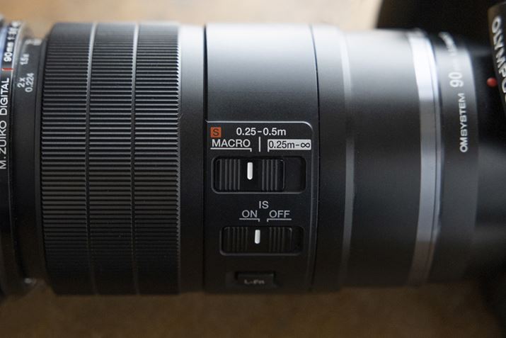 Y̍ʂɁA3iKŎBe͈͂ݒłutH[JX~bgXCb`vAu␳ON/OFF؂ւuISXCb`vAD݂̋@\ݒ蓖ĂuL-Fn{^v𓋍ڂĂ܂