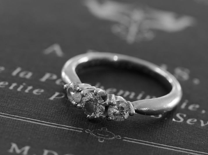 3̐΂twւiD惂[hŎBeBF10܂ōi܂A΂񍶑̐΂̕\ʂ̓{PĂ܂OM-1AM.ZUIKO DIGITAL ED 90mm F3.5 Macro IS PROA90mmi35mmZ180mmjAF10A1/6bAISO500AsN`[[hFmg[AOrgpBeʐ^i5184×3888A9.1MBj