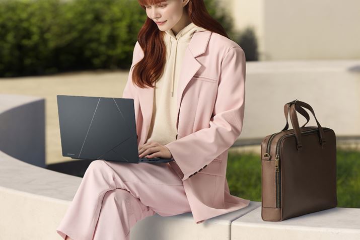 14.5^fBXvC̗pȂŔ16.9mm/dʖ1.57kg̔^Eyʃ{fBB^т₷AJo̒TbƎoĎgpł