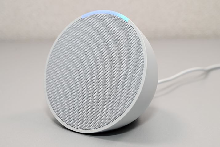 uEcho PopvBtg̃bVɂȂĂƂɃXs[J[jbgOɔzuĂBȂ݂ɁAhCo[jbg̃TCÝuEcho Doti5jvuEcho Dot with clocki5jv傫ȂĂ