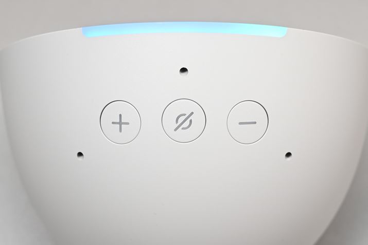 uEcho Popv̏㕔ƂB{[{^}CN~[g{^͂邪AANV{^͂Ȃ