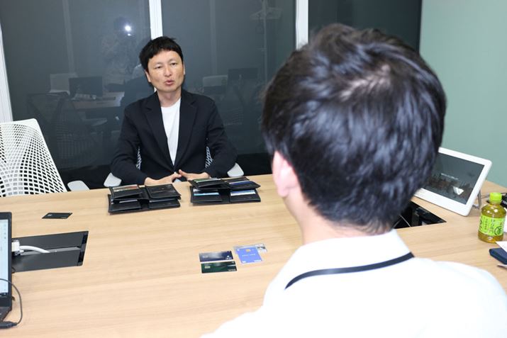 qHrsITƂɋ΂߂V2Nڂ24΁BBogőwƌAЉlɂȂ̂@ɏ㋞BNWbgJ[ĥقuPayPayvpĂAX̎x͂ł邩LbVXςg悤ɂĂƂB݂NISAn߂ȂǓɂB̓TEi