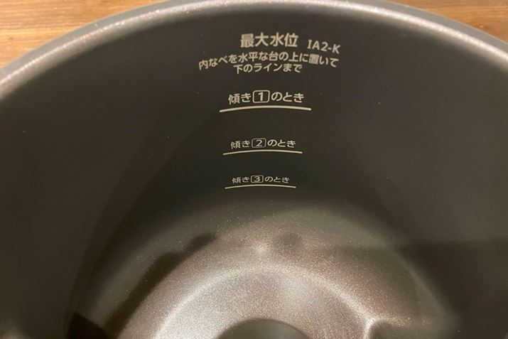 Ȃׂ́AlH_ChtbfR[eBOɔzĂAHނ⒲̉ȂǂтɂAyɍs܂