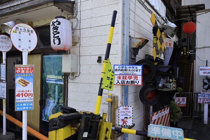 rɌXBĂH ̂悤łEOS R10ARF-S18-45mm F4.5-6.3 IS STMA18mmi35mmZ29mmjAF5A1/250bAISO100AzCgoXFzAsN`[X^CFiBeʐ^i6000×4000A12.5MBj