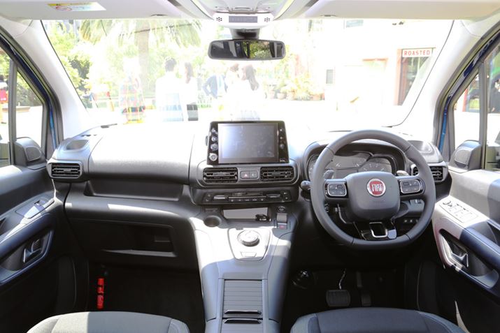 uhuvɂ́AVvȃfUC̃CeA̗pĂBXeAO\̓U[ŁAɂ8C`̃^b`XN[