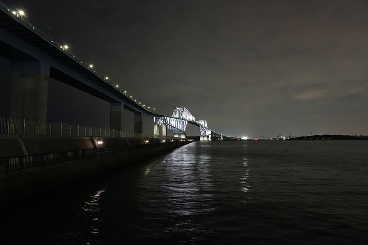 u7 IVvŎBeiBISO6400̂悤ȍxł\ɎpIȎʐ^B̂́A_Ci~bNW̍LfW^ĴꂽƂł7 IVAFE 24-105mm F4 G OSSA24mmAISO6400AF8A0.4bAzCgoXFI[gANGCeBubNFSTBeʐ^i7008×4672A20.5MBj