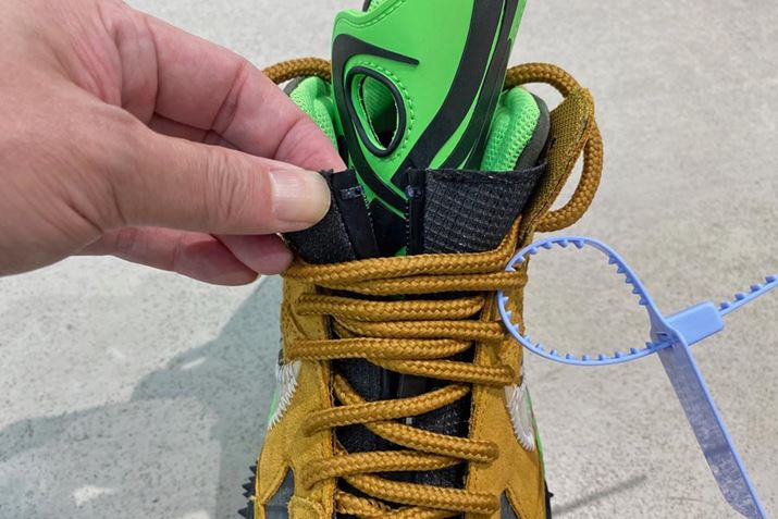 V[[X̉ɂ̓t@Xi[ŊJ\ȃJo[zuĂAtBbg߂Ă܂