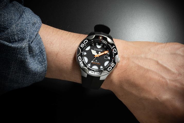 uBN0230-04Ev!@j̃IWFɂȂāA茳̈ۂANeBuɌĂ܂